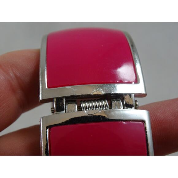 Vintage Pink Clamp Bracelet Chunky Clamper with Silvertone Hardware - Picture 3 of 6